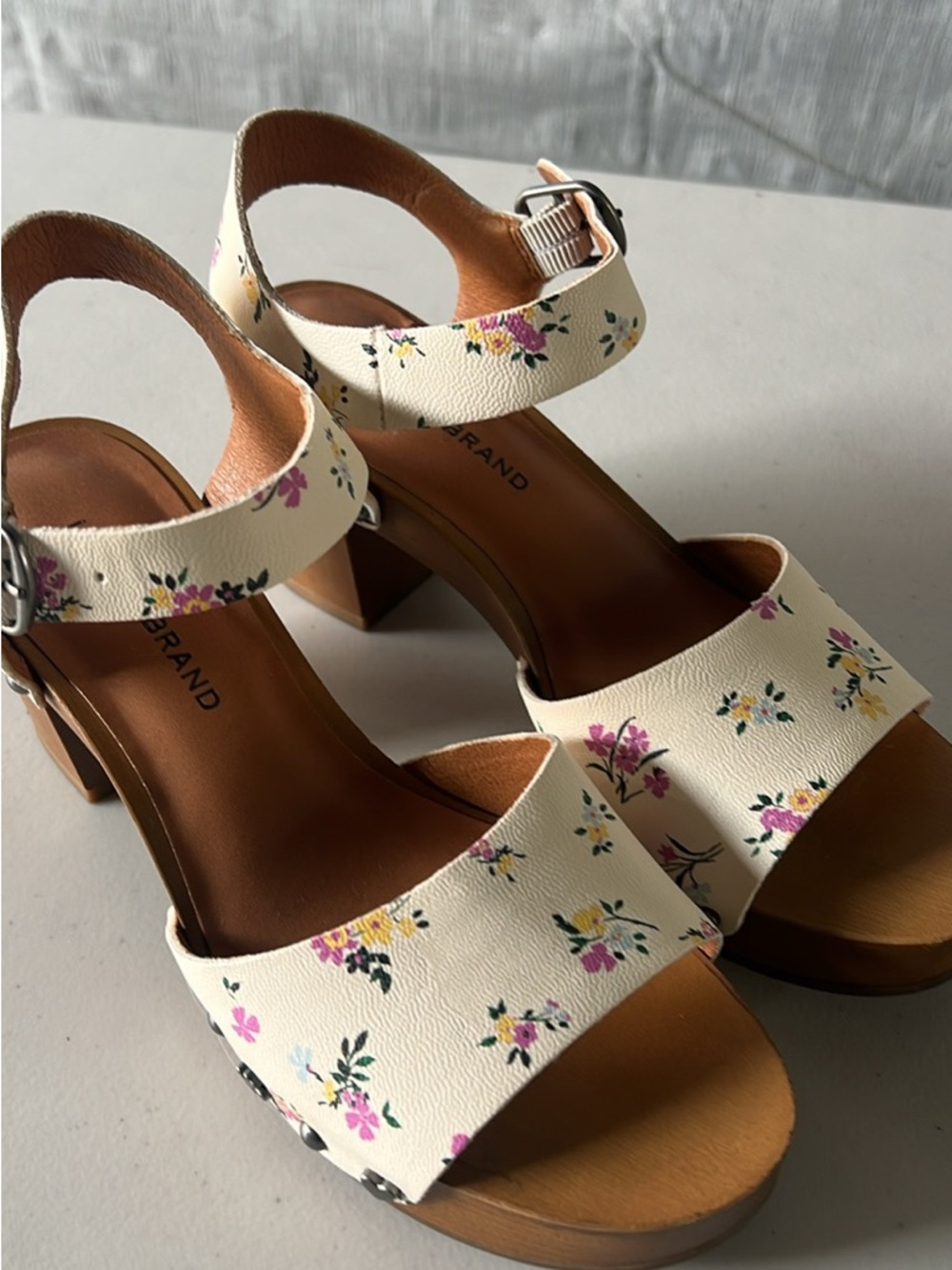 Lucky Brand Cream Floral Block Heel Sandals